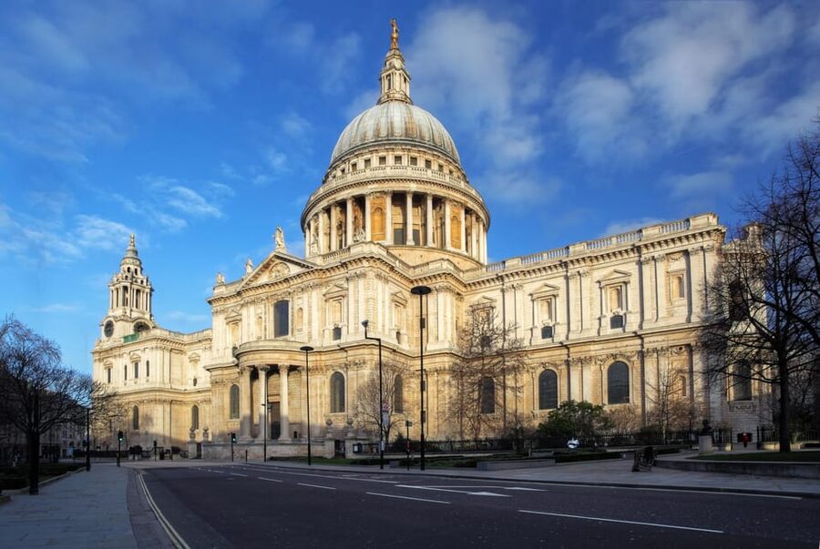 London: Guided Sightseeing Tour on a Vintage Open-Top Bus - Weather, seating, and practical comfort