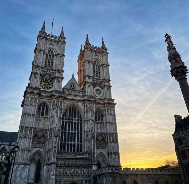 London: Guided Walking Tour with Changing Of The Guard - Big Ben and the Walk to Westminster Bridge