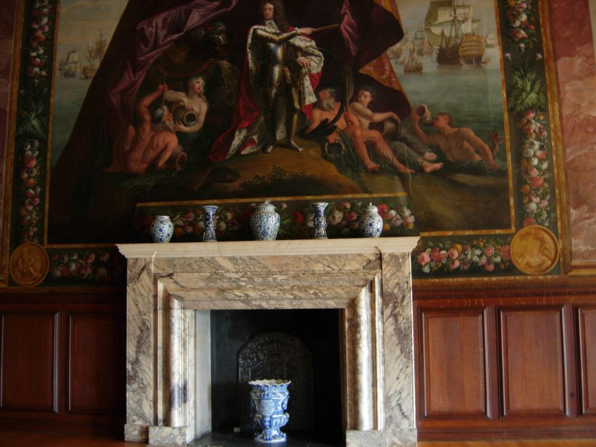 London: Hampton Court Private Guided Tour - William and Mary add a second palace
