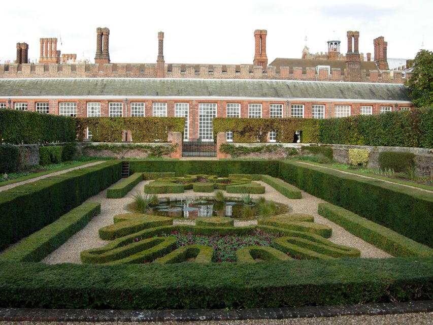London: Hampton Court Private Guided Tour - What the private format really gives you