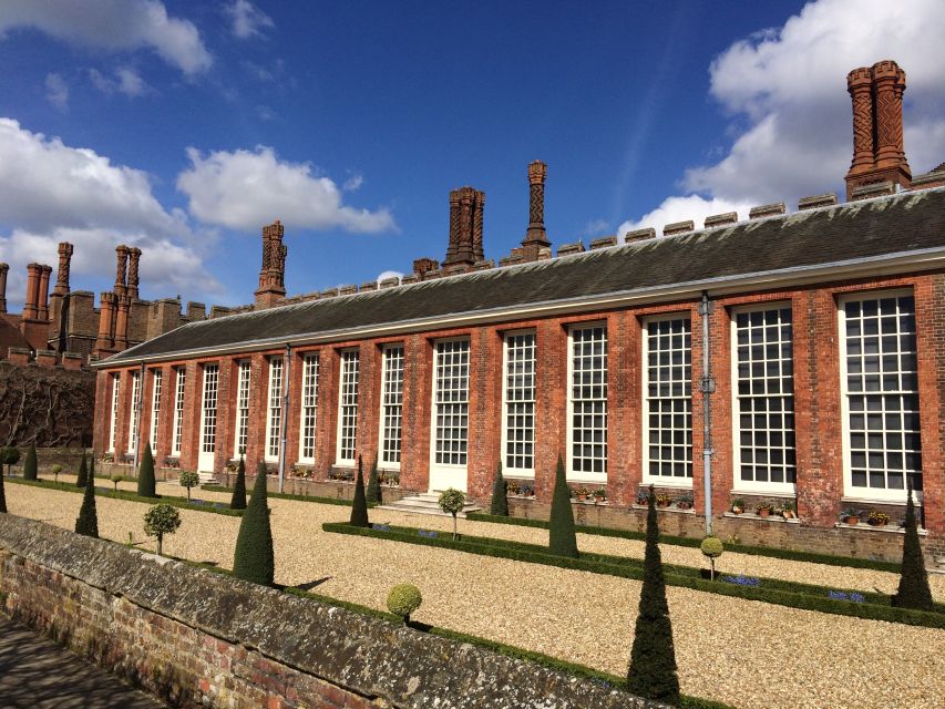 London: Hampton Court Private Guided Tour - Waterloo Station and the transport question