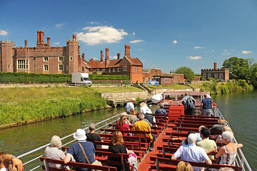 London: Hampton Court to Westminster River Thames Cruise - Following islands, gardens, and riverside homes