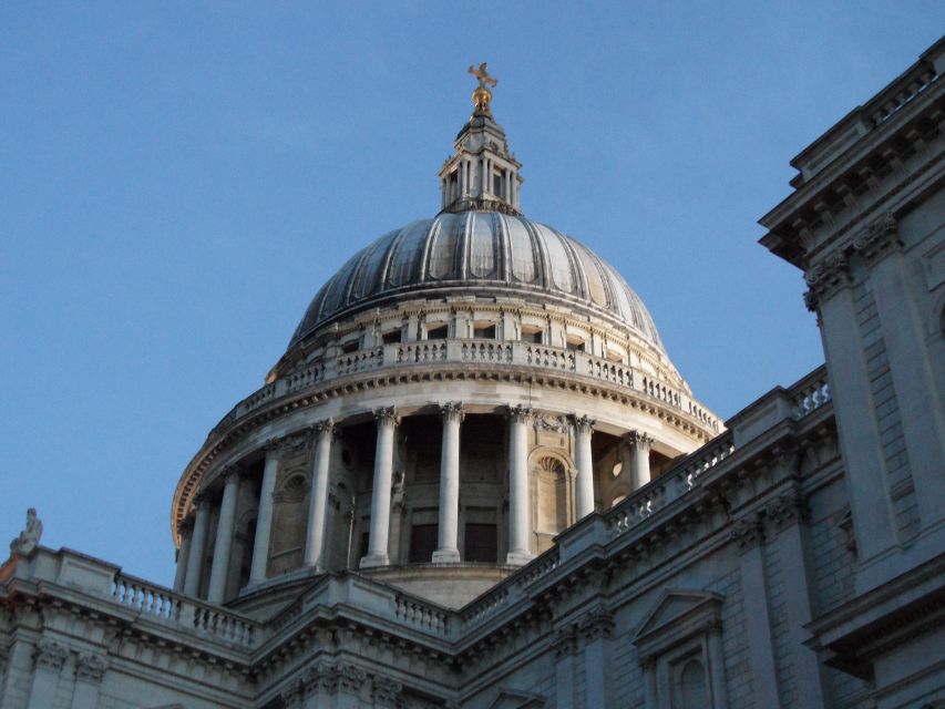 London: Harry Potter 3-Hour Private Walking Tour - Taking a London bus to Gringotts