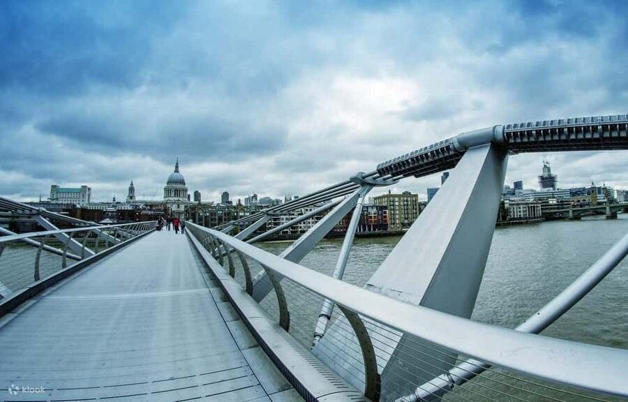London: Harry Potter Filming Locations Sightseeing Tour - St Paul’s Cathedral and the Geometric Staircase