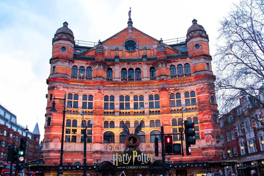 London: Harry Potter Filming Locations Sightseeing Tour - Borough Market and the Leaky Cauldron finish