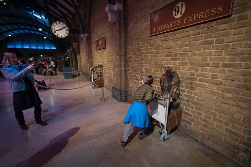 London: Harry Potter Inspirations and Locations Tour - Crossing under the Thames to Borough Market