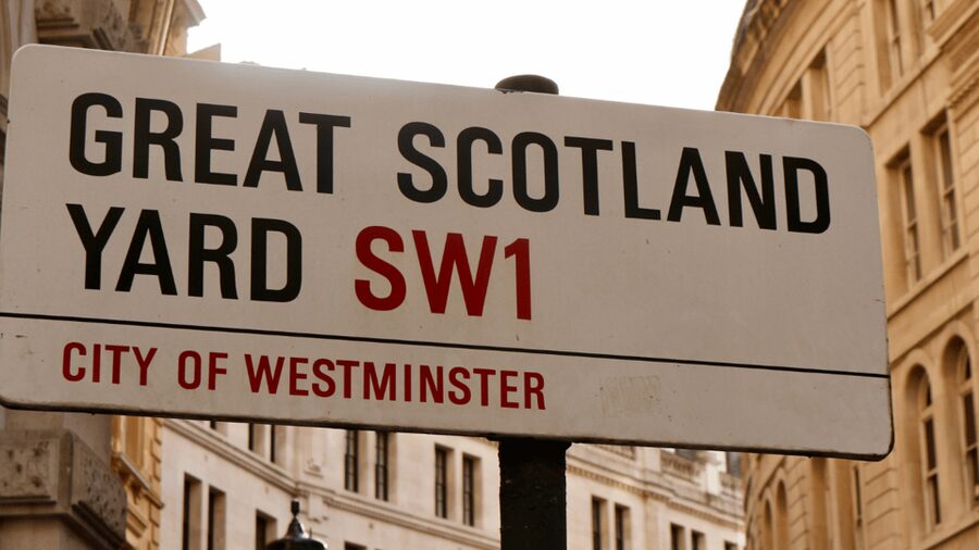London: Harry Potter Movie Location Tour with an APP - A self-guided Harry Potter walk through London