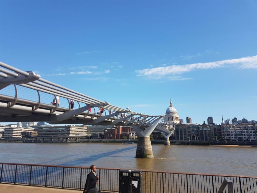 London: Harry Potter Movies Walking Tour (Kids Go Free) - House of Spells and the shopping pause