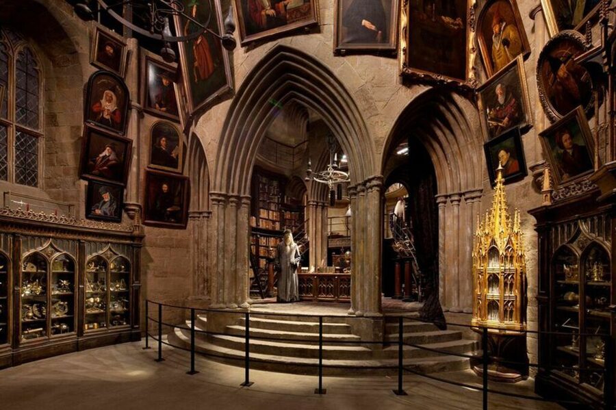 London: Harry Potter Studio Tour and Oxford Day Trip - The Hogwarts Express and Platform 9¾