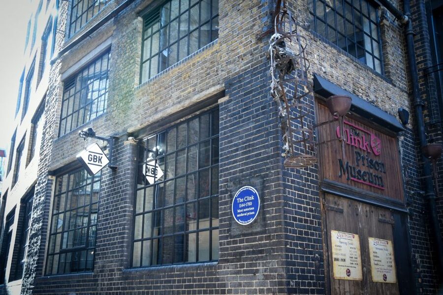London: Harry Potter Walking Tour and River Thames Cruise - Two tube rides and House of Spells