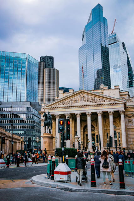 London: Hidden Secrets Of The City Guided Walking Tour - A route that connects two very different Londons