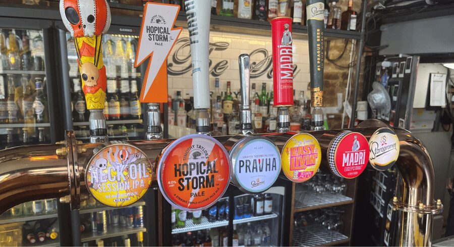 London: Historic London Pub Walking Tour - Four pubs, four different moods