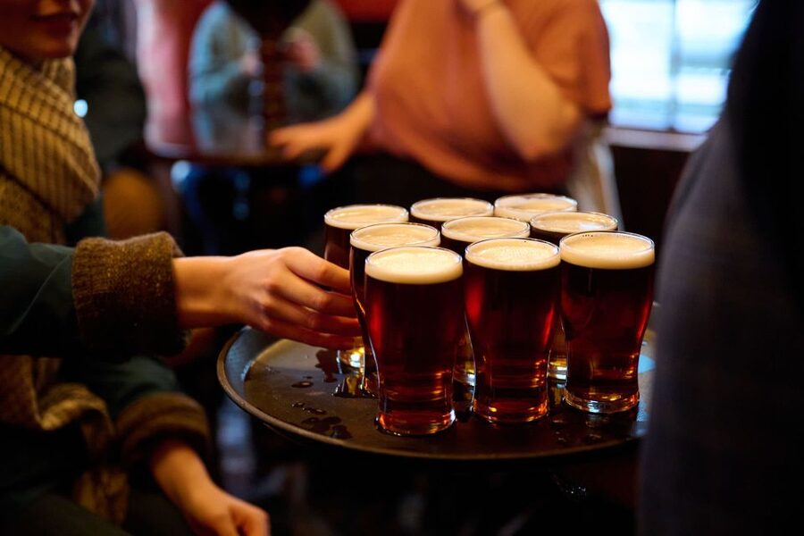 London: Historic Pubs, British Ales & Classic Dishes - Key points at a glance