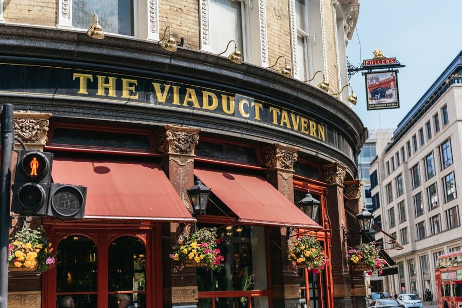 London: Historic Pubs of Central London Walking Tour - Cost, timing, and sensible preparation
