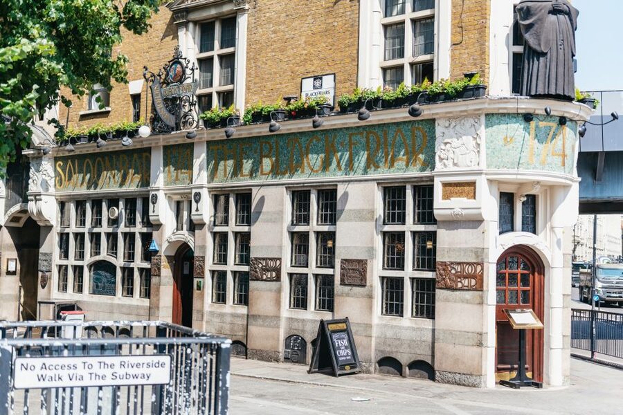 London: Historic Pubs of Central London Walking Tour - Why a pub walk reveals a different London