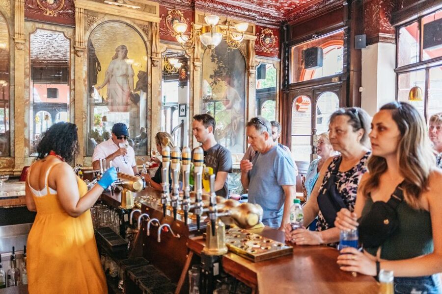 London: Historic Pubs of Central London Walking Tour - The Victorian gin palace