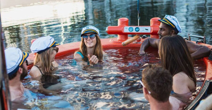 London: Hot Tub Boat Guided Historical Docklands Cruise - Guides can shape the whole outing
