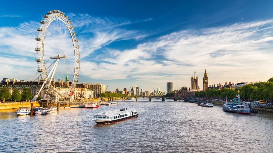 London in One Day Tour with River Cruise - Language options and guide style