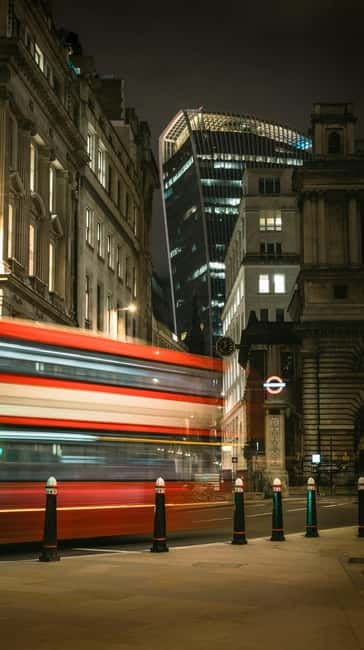 London: Jack the Ripper Tour and Underground Prison in Spanish - Going beneath London at old Newgate Prison