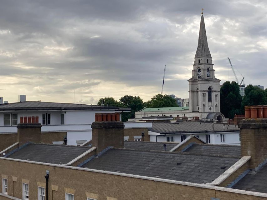 London: Jack the Ripper tour in Spanish (RLA Winner) - Starting at St Mary’s Whitechapel Church Memorial