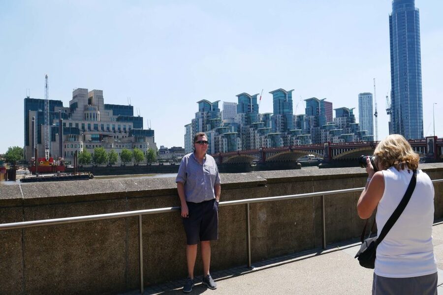 London: James Bond Filming Locations Bus Tour - Why Bond fans see London differently