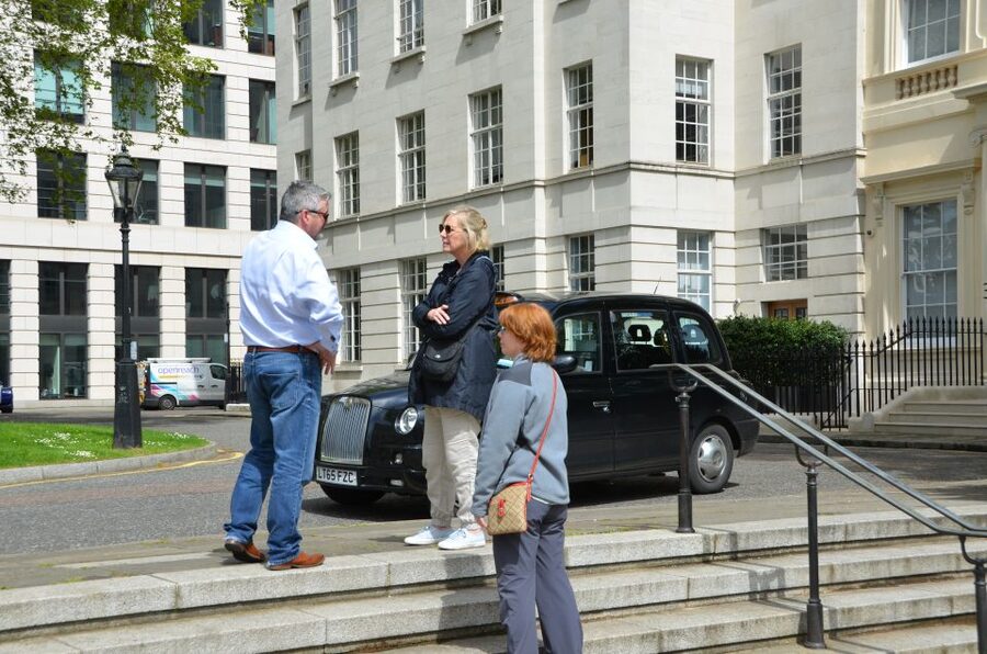 London: James Bond Shooting Locations Tour by Black Taxi - How the four hours are likely to feel