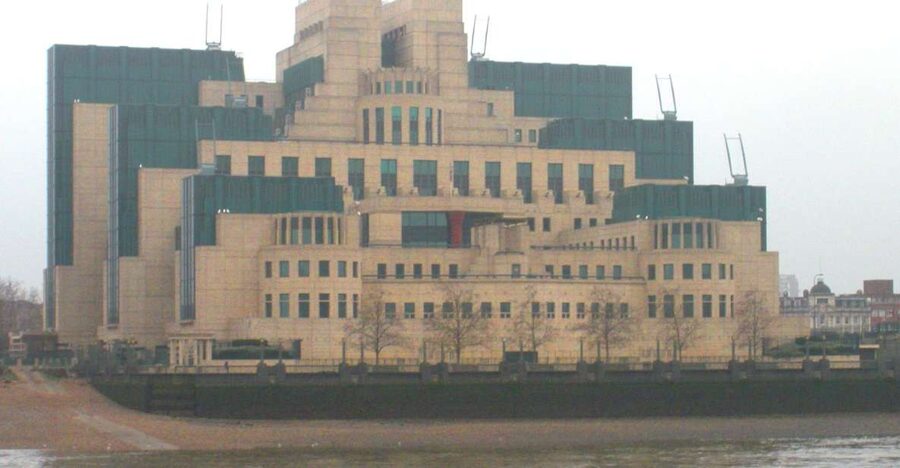London: James Bond Shooting Locations Tour by Black Taxi - Who will get the most from this Bond tour