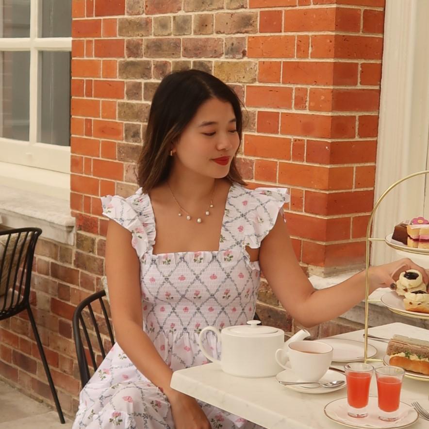 London: Kensington Palace Gardens Tour with Royal High Tea - Starting at Queensway Station