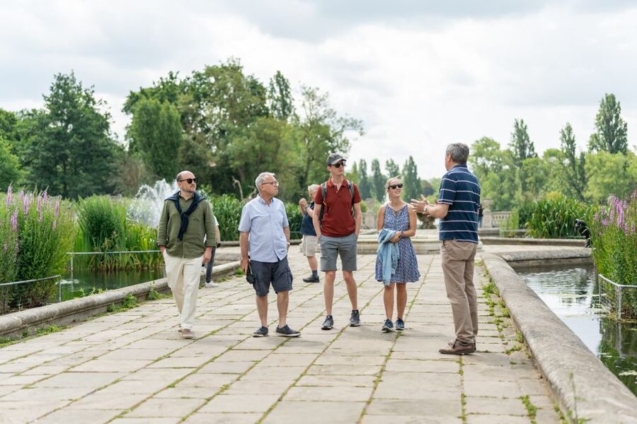 London: Kensington Palace Gardens Tour with Royal High Tea - What the one-hour walk feels like