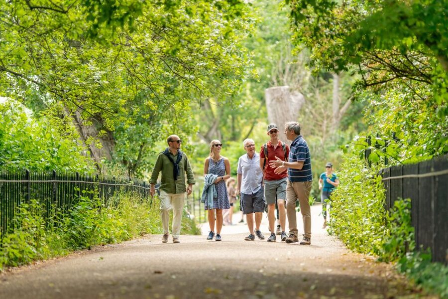 London: Kensington Palace Gardens Tour with Royal High Tea - Royal stories from Queen Victoria to Princess Diana