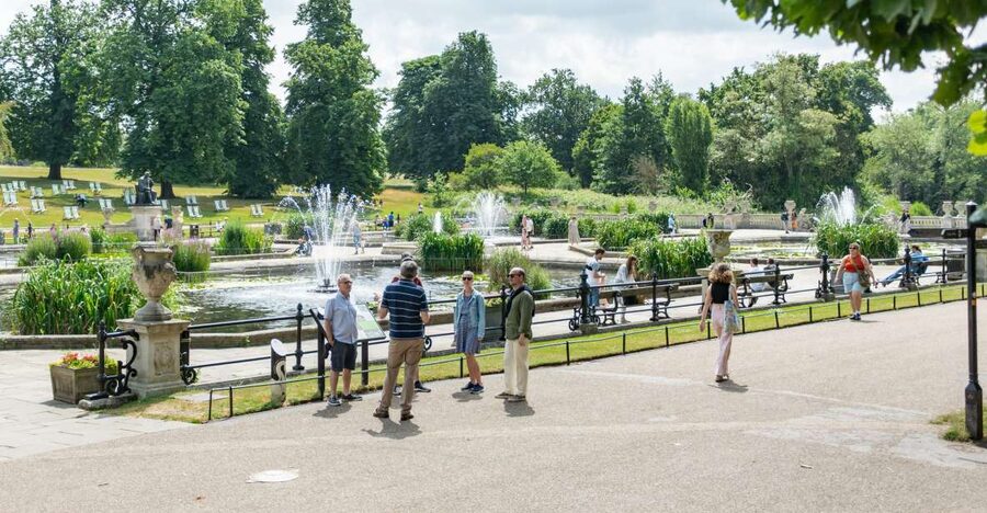 London: Kensington Palace Gardens Tour with Royal High Tea - The etiquette and pace of tea