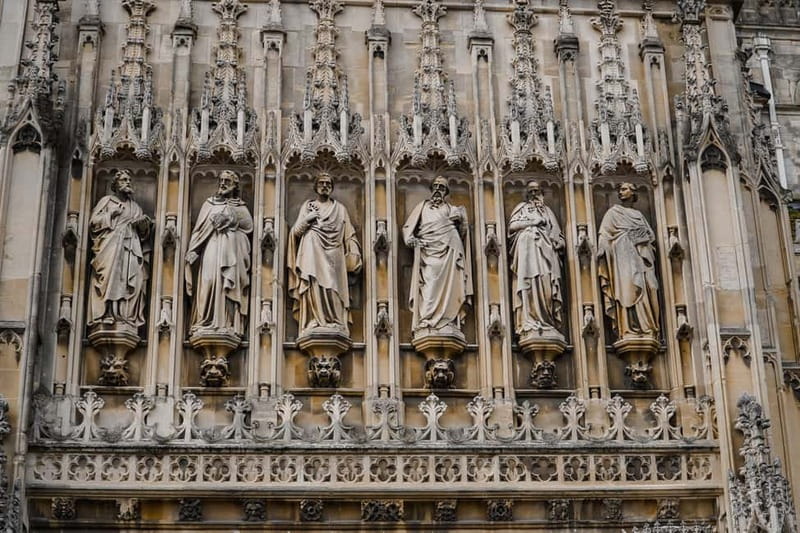 London: Lacock & The Cotswolds Harry Potter Small Group Tour - The guides and the small-group atmosphere