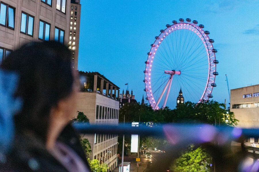 London: London by Night Sightseeing Open-Top Bus Tour - Green Park to Harrods: a polished start