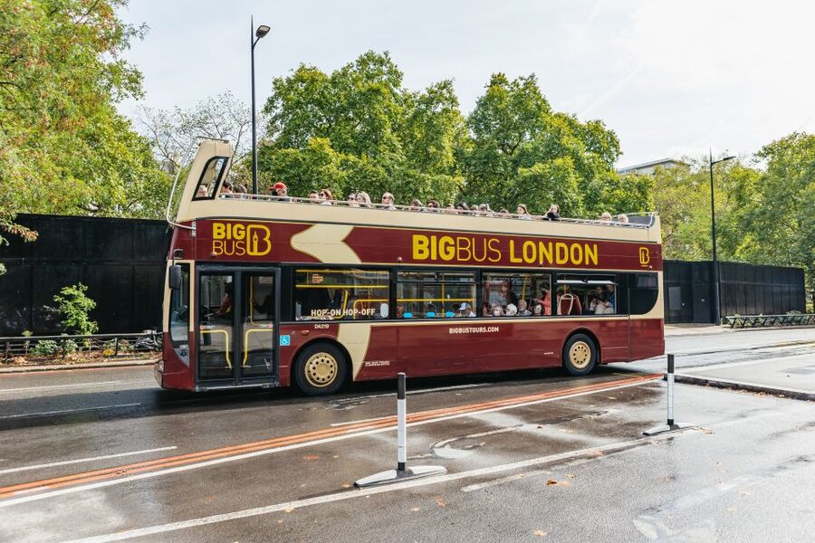 London: London Eye, River Cruise, & Hop-on Hop-off Bus Tour - Westminster gives you the best first stop