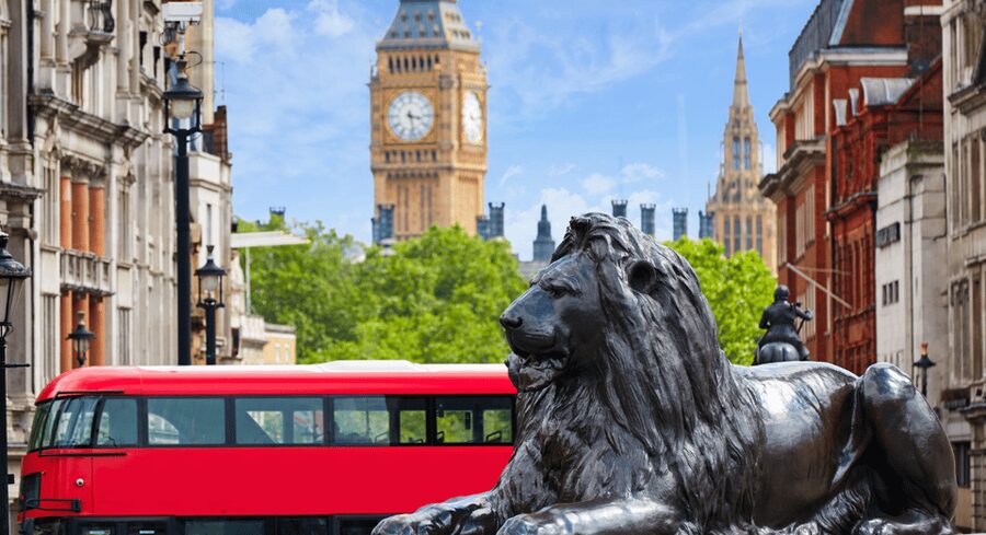 London: London Sightseeing Walking Tour with 30+ Sights - Starting at St Paul’s and entering the City