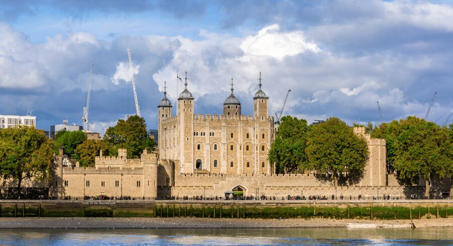 London: London Sightseeing Walking Tour with 30+ Sights - Taking the Tube to Westminster