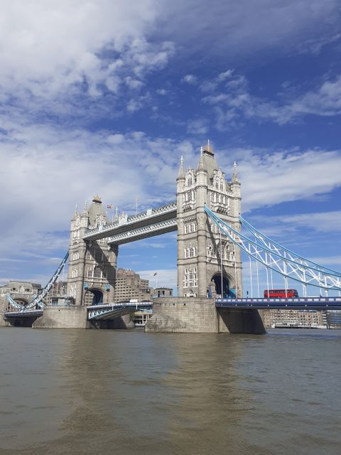 London: Medieval History Walking Tour from The Tower - The Millennium Bridge and the final view of St Paul’s