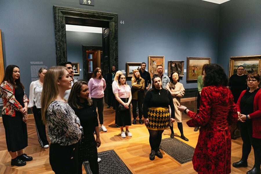 London: National Gallery Guided Tour with Art Expert Guide - Meeting your guide in the Sainsbury Wing