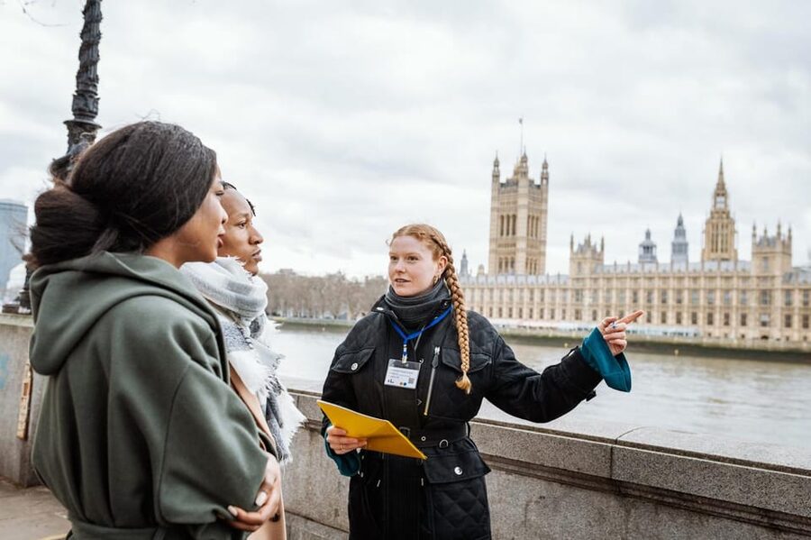 London: Notting Hill, Highlights & Markets Private Tour - Trafalgar Square and the National Gallery