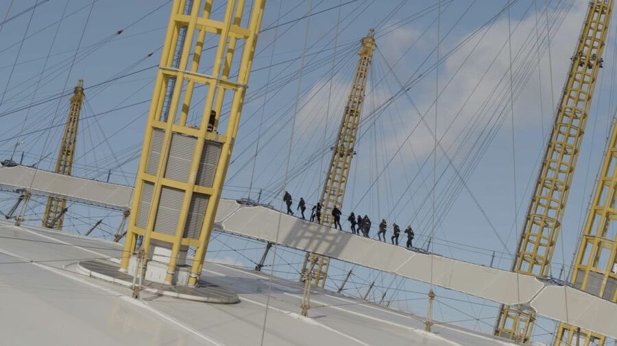 London: O2 Arena Rooftop Climbing Experience - Guides make the difference