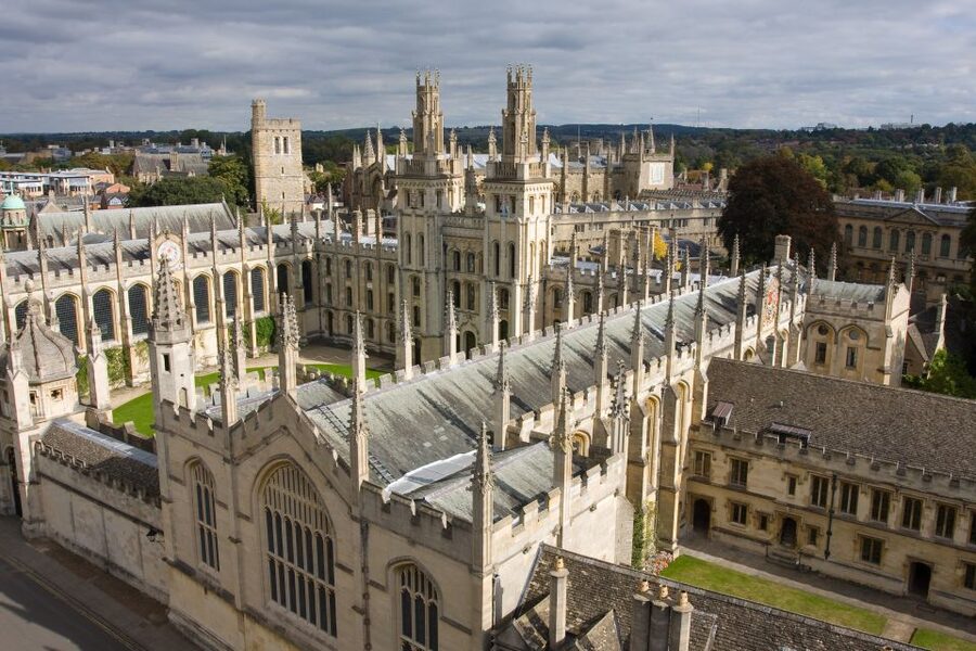 London: Oxford, Stratford, Cotswolds, and Warwick Day Trip - The coach, guide, and pace of the day