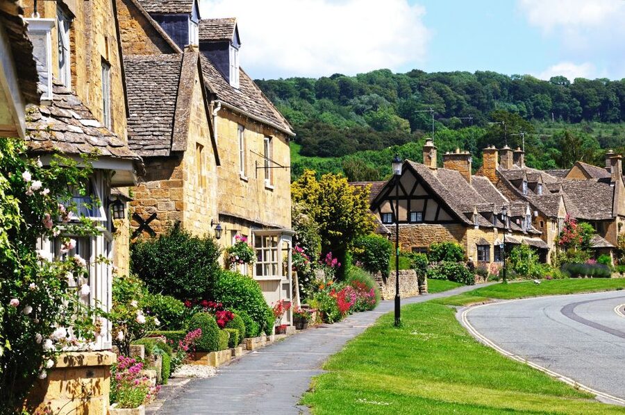 London: Oxford, Stratford, Cotswolds, and Warwick Day Trip - Food, meeting point, and booking details