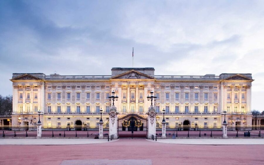 London: Palaces and Parliament Walking Tour - Is $33 a fair price?
