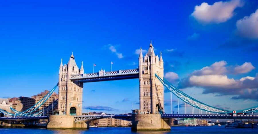 London Private 4-Hour Taxi Tour - Why a black cab works well for London sightseeing