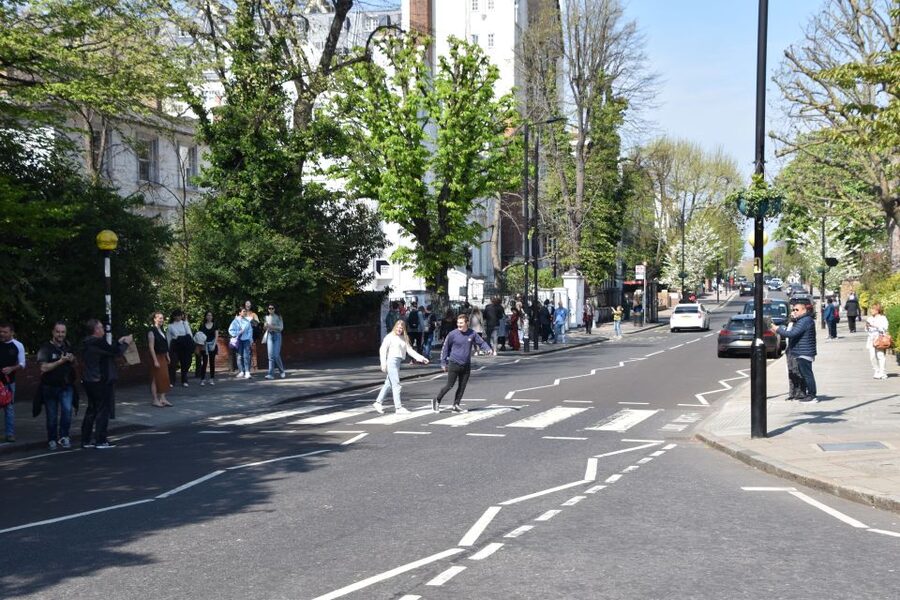London: Private Beatles Taxi Tour - Why a taxi is the right way to follow The Beatles