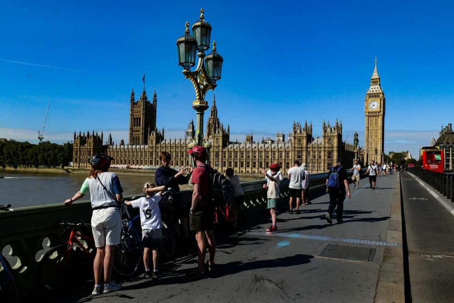 London: Private Bike Tour - Hugging the Thames by bicycle