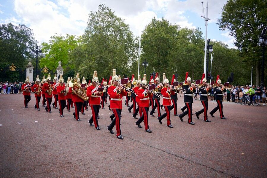 London: Private Family Guided Bike Tour with Childseats - Buckingham Palace and St James’s Park