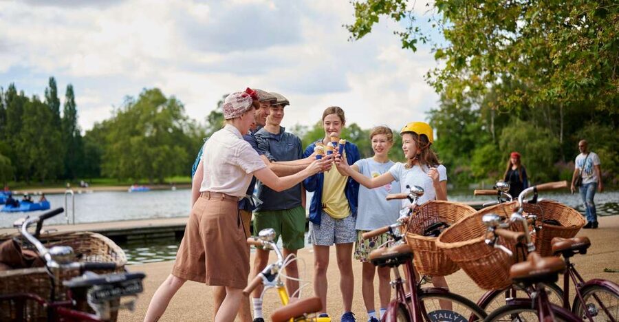London: Private Family Guided Bike Tour with Childseats - Starting near Lambeth North