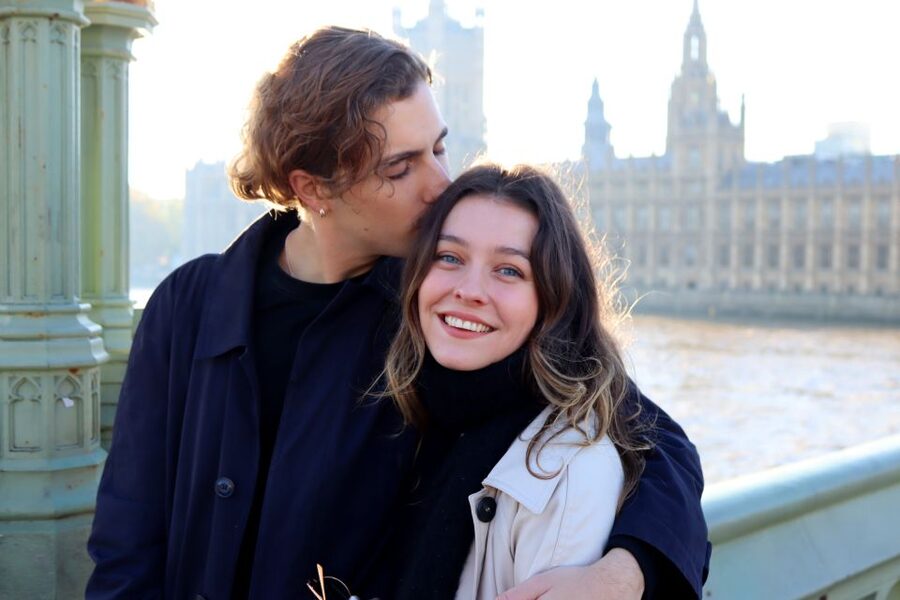 London: Private Landmark Tour with Professional Photographer - Starting near the Queen Victoria Memorial