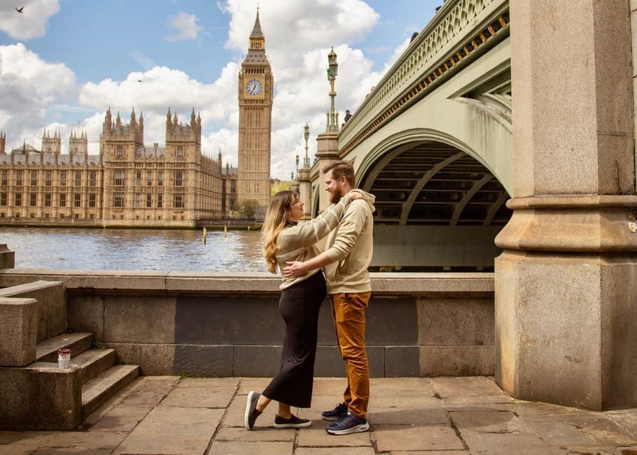 London: Private Photoshoot with Video Clip Option - Posing help for couples, families, and solo visitors